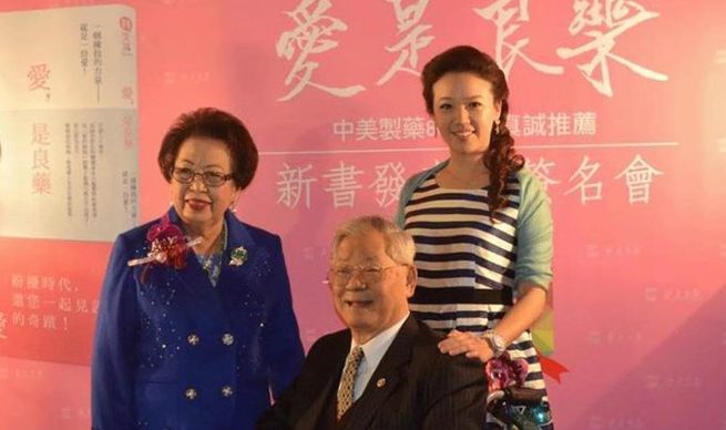 85 歲阿嬤抗癌不低頭　孫女貼身觀察出書撰述