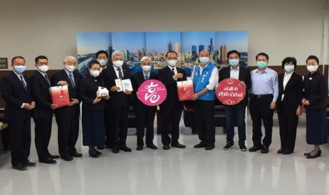 慈濟贈高雄市 1200 份「安心祝福包」　提升受檢疫者身心靈免疫力