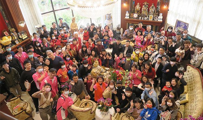 同仁们公司拜年